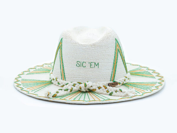 HAT BY CORAZONPLAYERO BUINSPIRED ISABELLA BACK