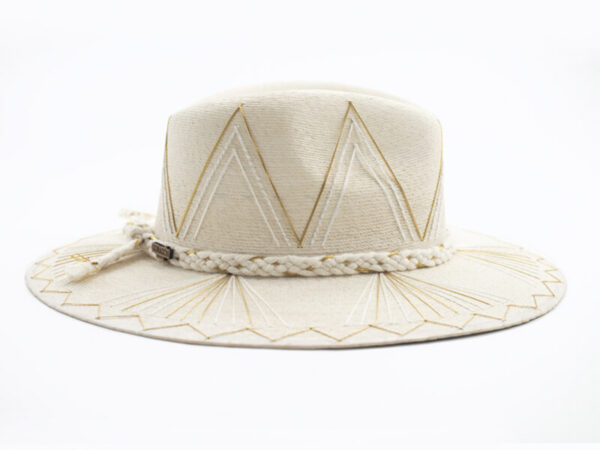 Isabella White and Gold 0002 HAT BY CORAZONPLAYERO ISABELLAWHITEANDGOLD SIDE