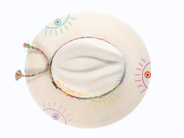 THIRDEYEMULTICOLOR CORAZONPLAYERO HAT TOP